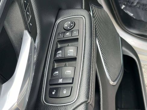 Used 2024 RAM 1500 Laramie RWD image 13