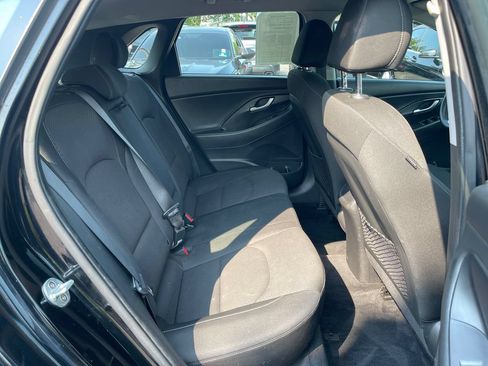 Used 2018 Hyundai Elantra GT FWD image 20