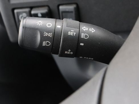 Used 2020 Isuzu NPR image 28