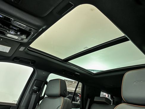 New 2026 GMC Yukon AT4 w/ AT4 Premium Package AWD/4WD image 10