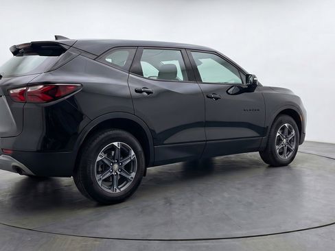 Used 2025 Chevrolet Blazer LT image 9