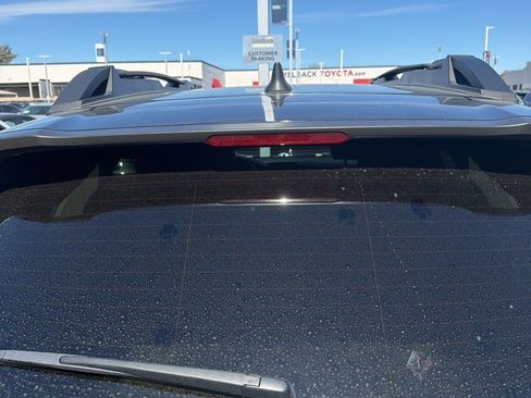 Used 2023 Subaru Outback Limited image 8