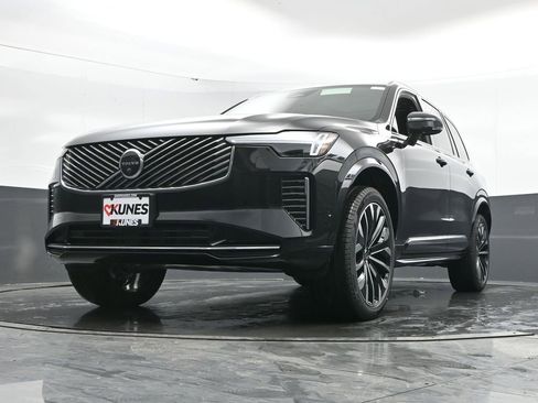 New 2026 Volvo XC90 B6 Plus w/ Protection Package image 42