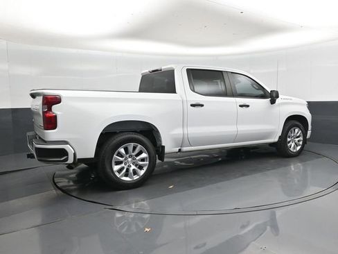 Used 2022 Chevrolet Silverado 1500 Custom RWD image 3