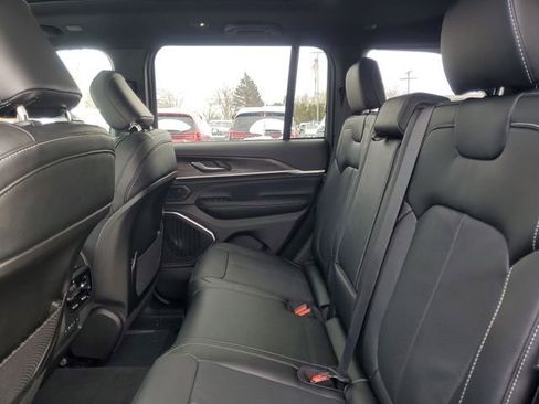 New 2026 Jeep Grand Cherokee Limited AWD/4WD image 15
