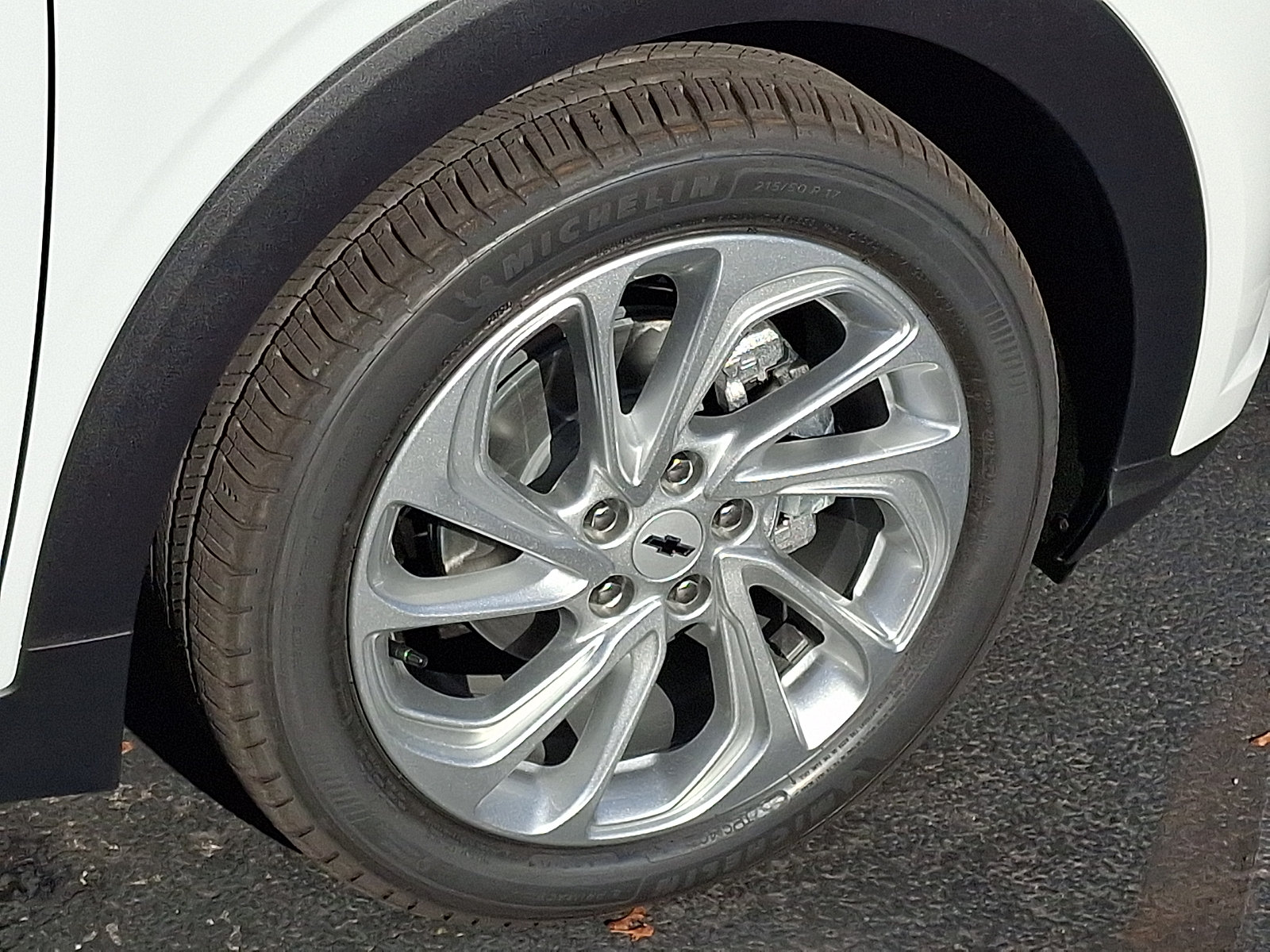 New 2027 Chevrolet Bolt LT FWD image 5
