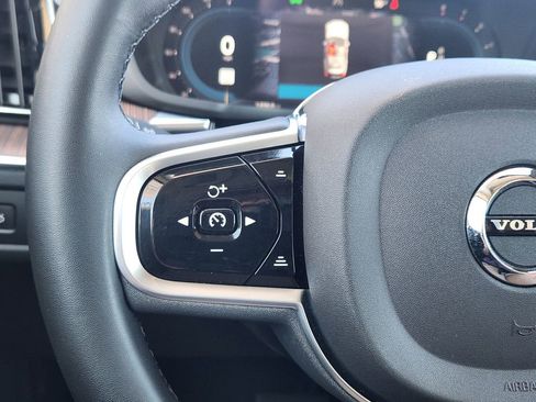 Used 2023 Volvo XC60 B5 Ultimate w/ Climate Package image 16