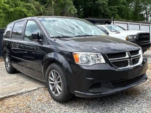 Used 2016 Dodge Grand Caravan SE FWD image 9
