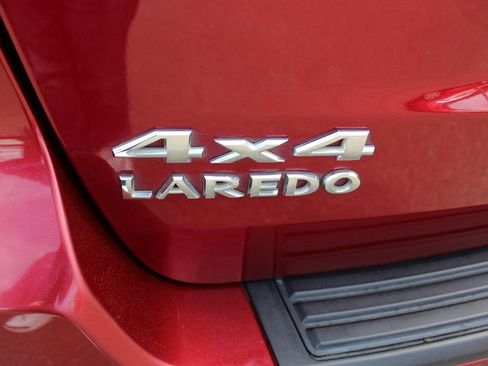Used 2013 Jeep Grand Cherokee Laredo AWD/4WD image 27