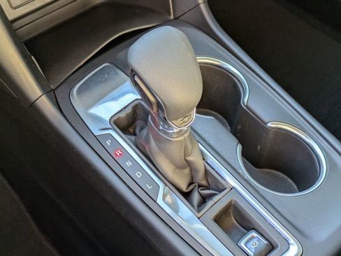 Used 2022 Chevrolet Equinox LS image 24