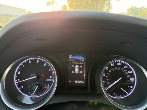 Used 2020 Toyota Camry SE FWD image 12