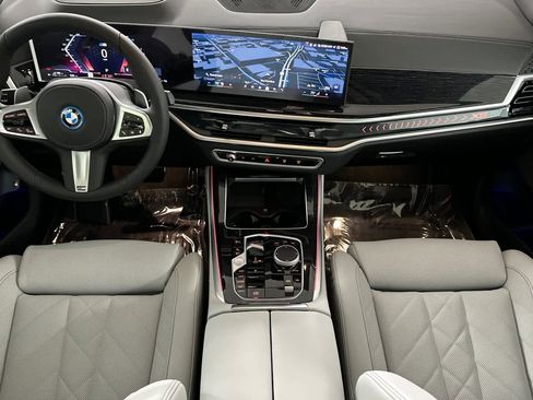 New 2026 BMW X5 xDrive50e w/ M Sport Package image 3
