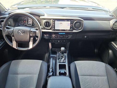Used 2022 Toyota Tacoma TRD Off-Road w/ Technology Package AWD/4WD image 22