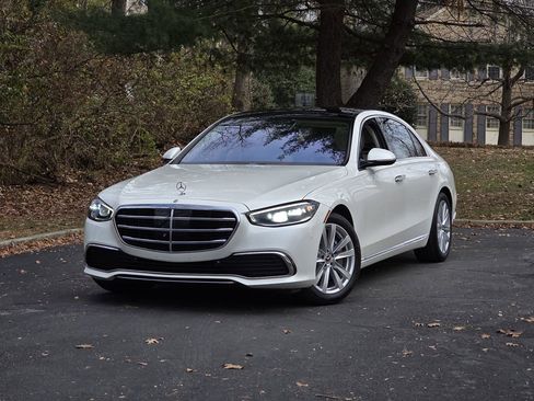 Used 2022 Mercedes-Benz S 500 4MATIC image 1
