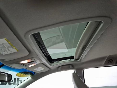 Used 2013 Toyota Sienna XLE image 33