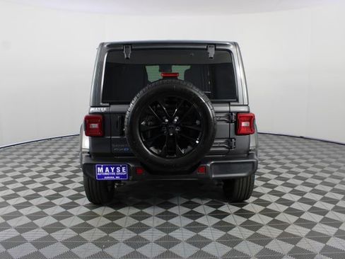 Used 2025 Jeep Wrangler Unlimited Sahara AWD/4WD image 22