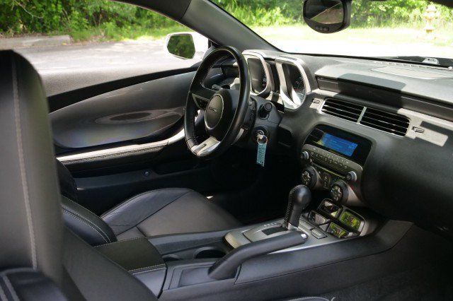 Used 2010 Chevrolet Camaro SS RWD image 34