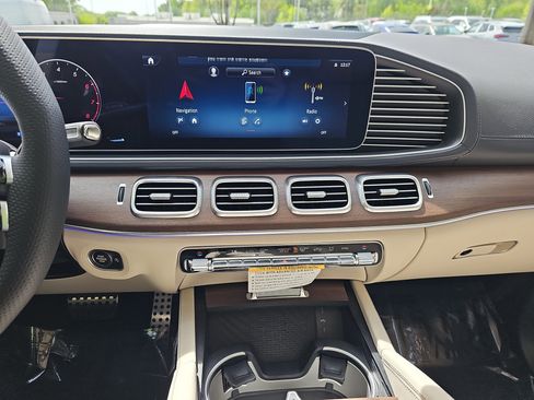 New 2026 Mercedes-Benz GLS 450 4MATIC image 22