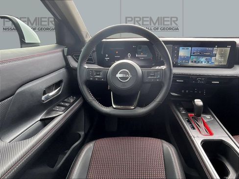 Certified 2025 Nissan Kicks SR FWD image 10