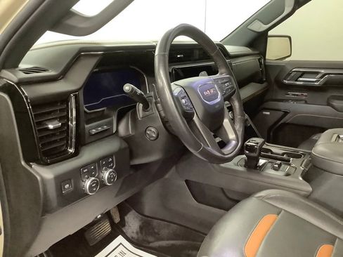Used 2022 GMC Sierra 1500 AT4 w/ AT4 Premium Package AWD/4WD image 13
