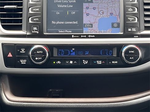 Used 2019 Toyota Highlander Limited image 28
