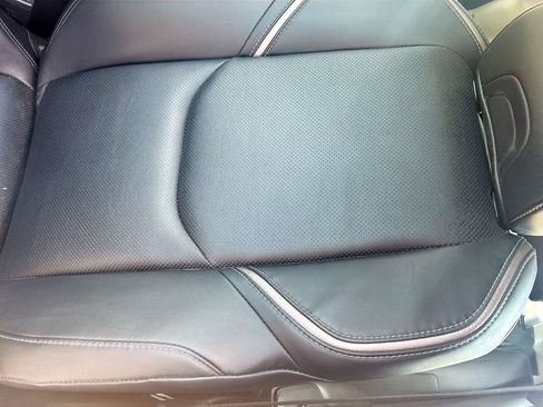 Used 2026 Toyota Prius XLE FWD image 18