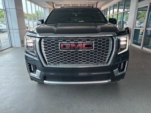 Used 2022 GMC Yukon XL Denali image 2