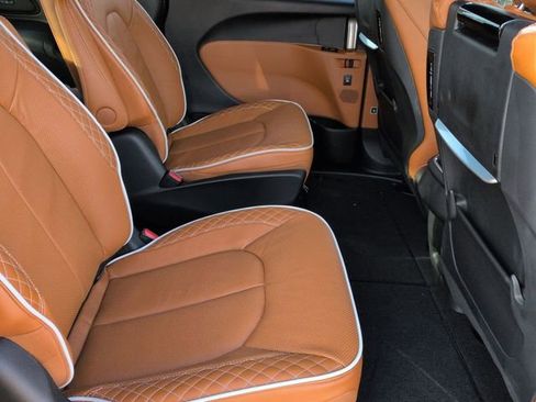 New 2026 Chrysler Pacifica Pinnacle image 31