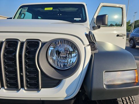 Used 2026 Jeep Gladiator Sport AWD/4WD image 31