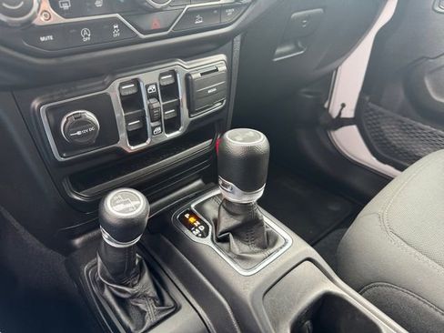 Certified 2022 Jeep Wrangler Unlimited Sport AWD/4WD image 27