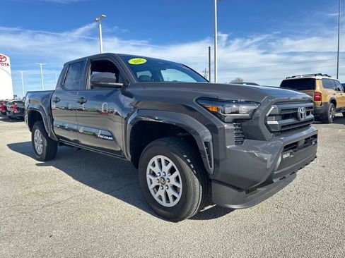 Used 2025 Toyota Tacoma SR5 image 8