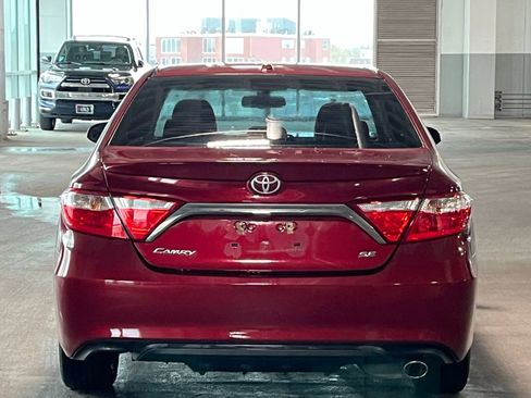 Used 2017 Toyota Camry XLE image 9