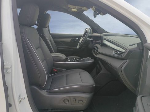 Used 2025 Buick Enclave Preferred FWD image 15
