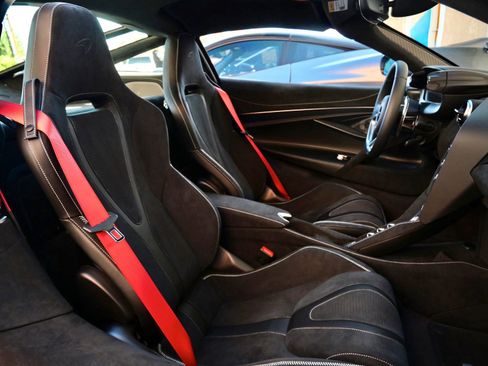 New 2026 McLaren 750S RWD image 11