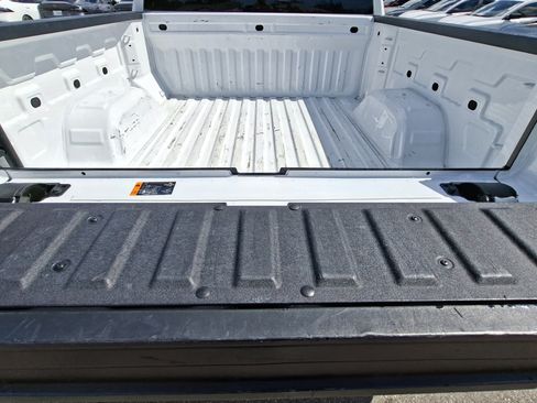 Used 2025 GMC Sierra 1500 SLT image 21