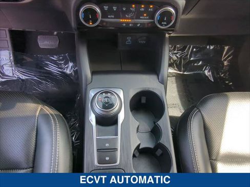Certified 2022 Ford Escape Titanium FWD image 19