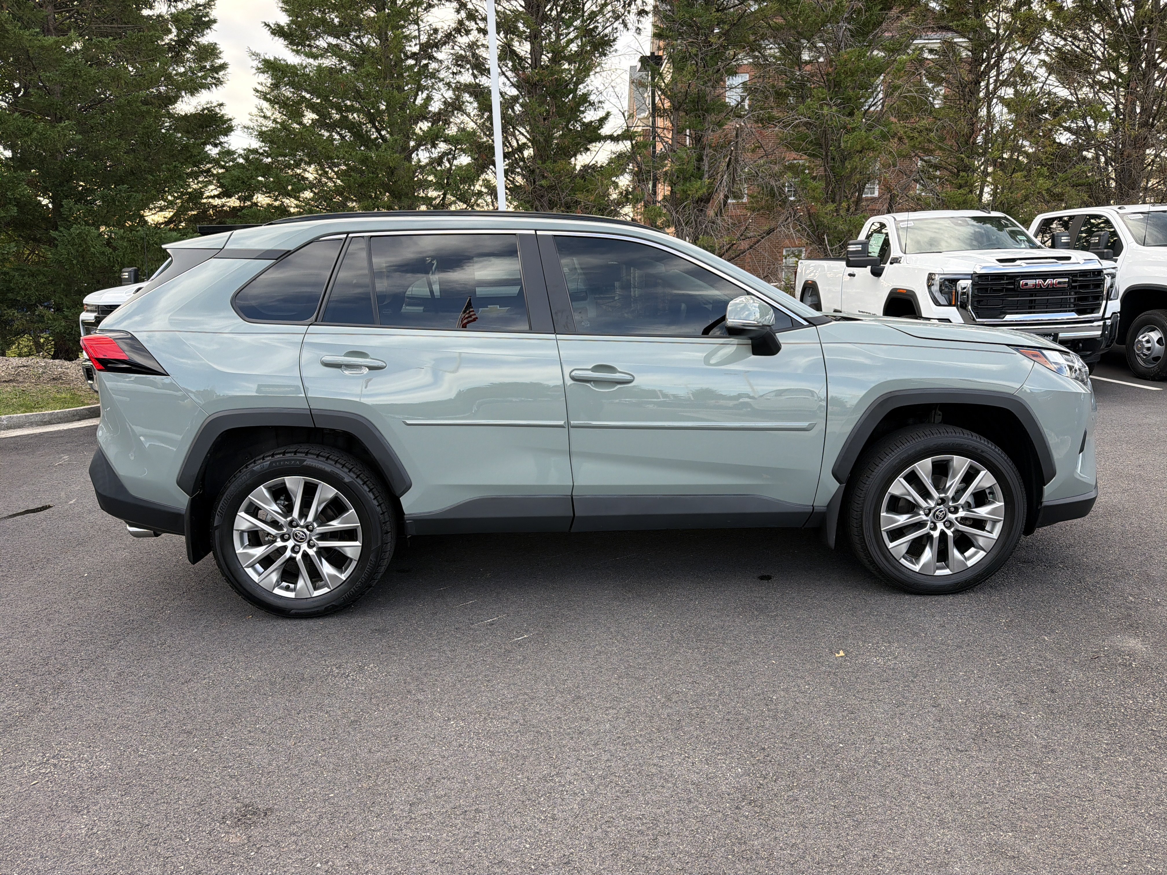 Used 2023 Toyota RAV4 XLE Premium AWD/4WD image 11