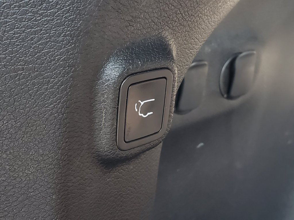 Used 2020 Jeep Cherokee Limited AWD/4WD image 30