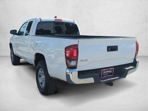 Used 2022 Toyota Tacoma SR5 AWD/4WD image 7