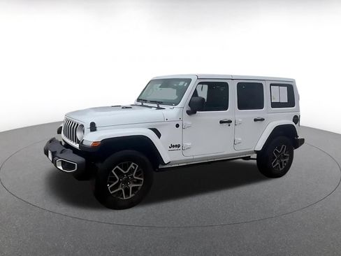 Used 2025 Jeep Wrangler Unlimited Sahara AWD/4WD image 8