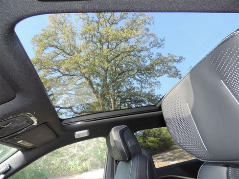 New 2026 Cadillac Lyriq Premium Luxury image 9