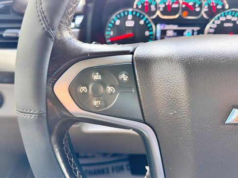 Used 2018 Chevrolet Suburban LT RWD image 33