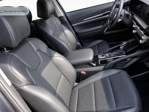 Used 2025 Kia Telluride S FWD image 9
