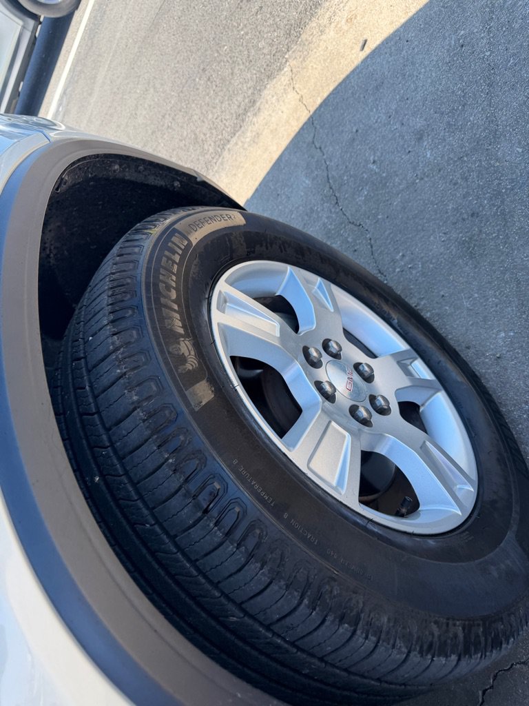 Used 2012 GMC Acadia SLE FWD image 21