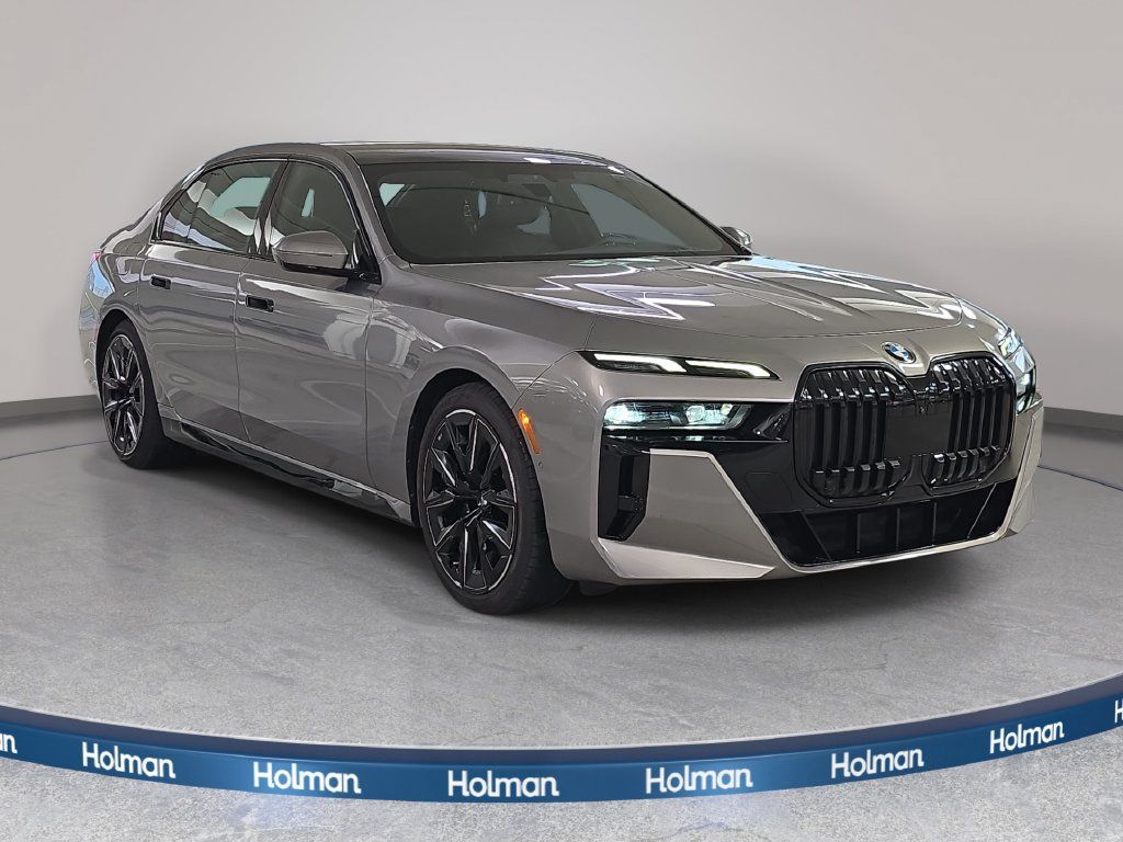 Used 2024 BMW 760i xDrive AWD/4WD image 4