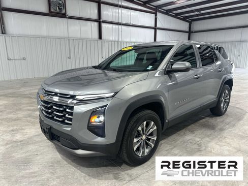 Used 2025 Chevrolet Equinox LT FWD image 1