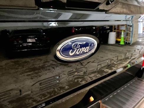 Used 2025 Ford F250 Lariat w/ Lariat Ultimate Package AWD/4WD image 31