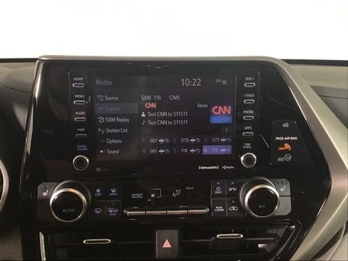 Certified 2021 Toyota Highlander XLE image 17