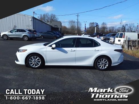 Used 2022 Toyota Camry LE image 2