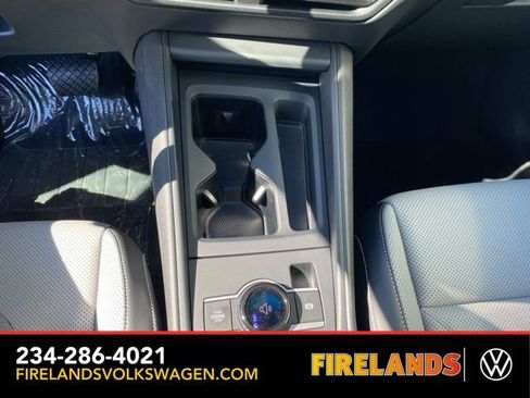 New 2025 Volkswagen Tiguan SE image 36